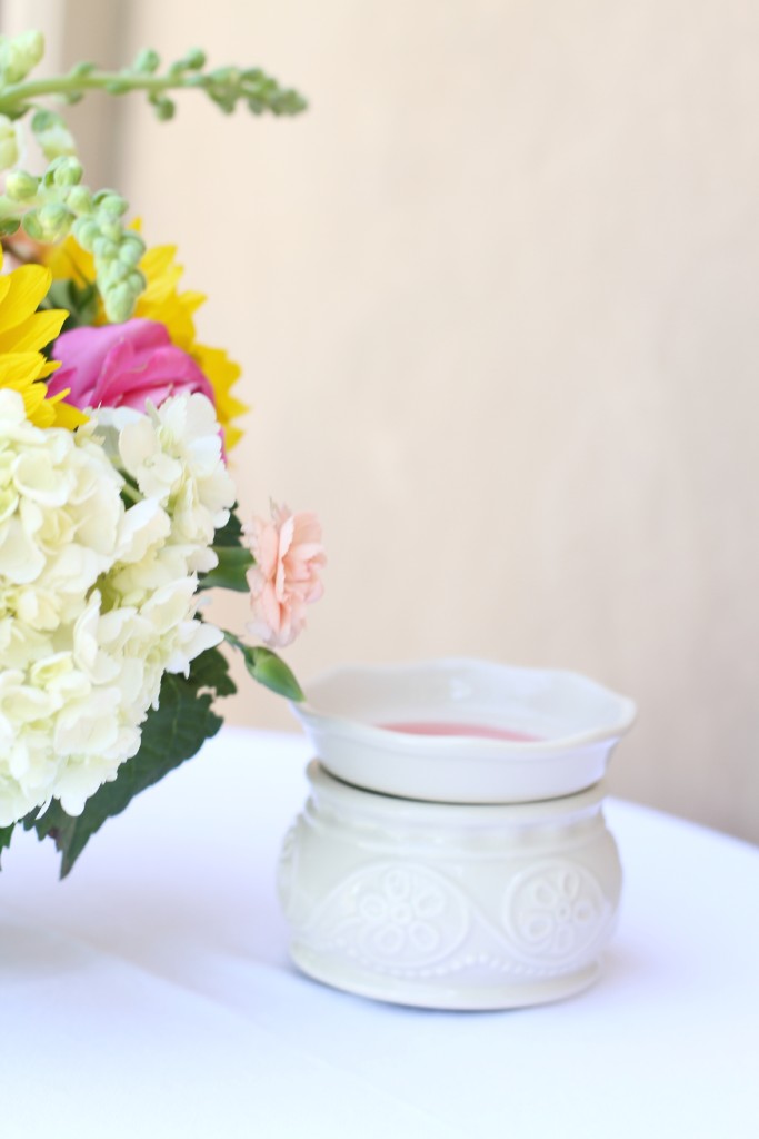 Glade-Candle-Warmer-Melts-picture-perfect-sun-flower