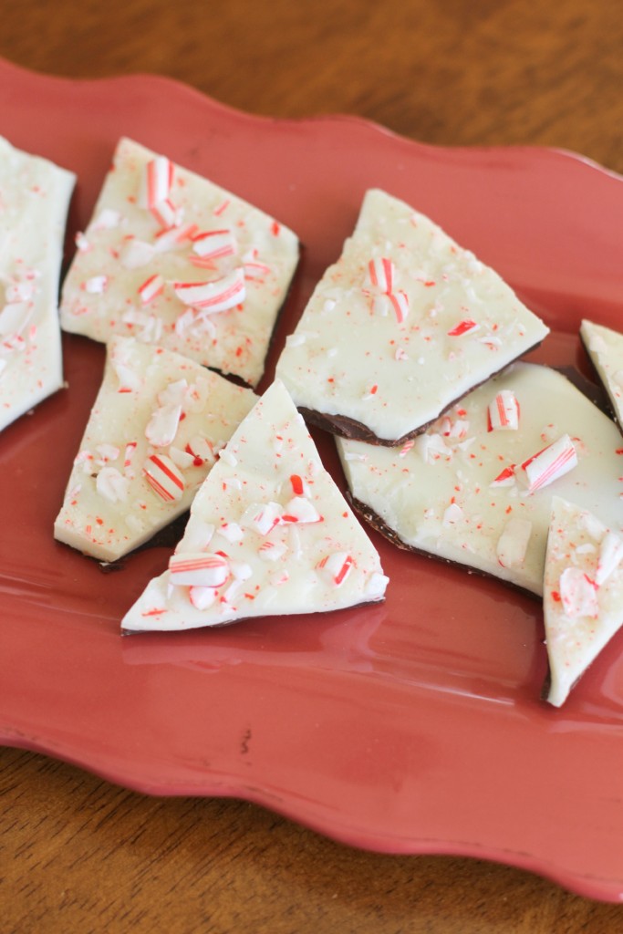 Learn how to make Old Fashion Peppermint bark. Gift a tin filled with sweet and minty treats. Chocolate peppermint Christmas bark that is made from 3 simple ingredients 